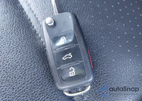 2014 Volkswagen Jetta 1.8T Se z USA, uszkodzony, nr VIN 3VWB07AJ5EM387428